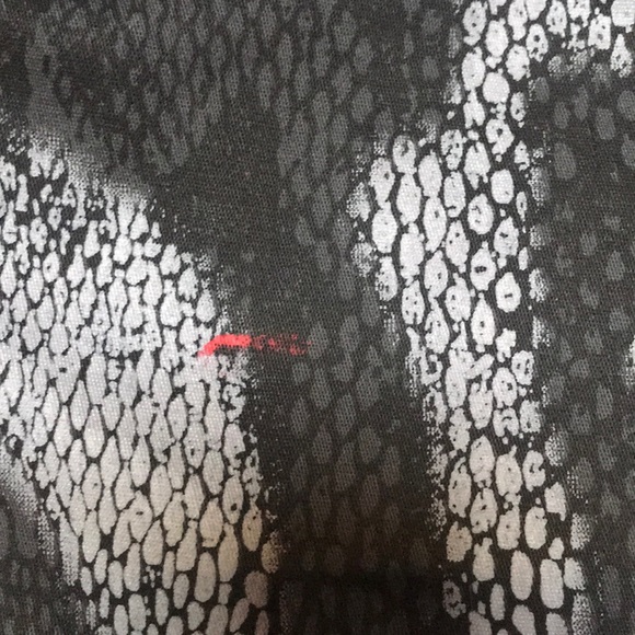 Chor snake print denim skinny stretch jeans. Sz 1 - Picture 3 of 4